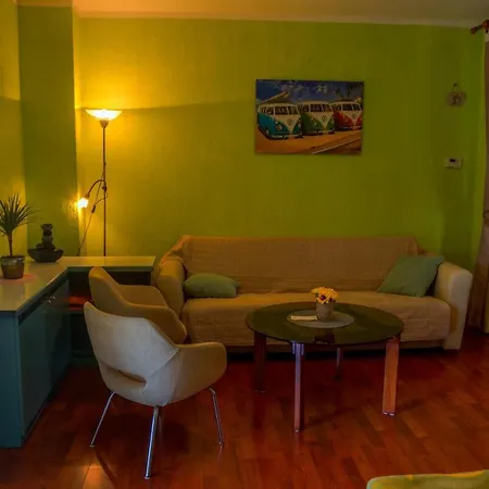 Licardo Apartment *
