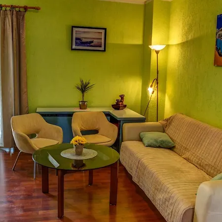 Licardo Apartment *